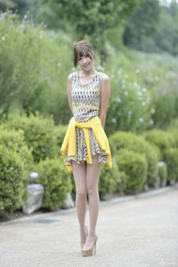 不扣钮的女孩 下载